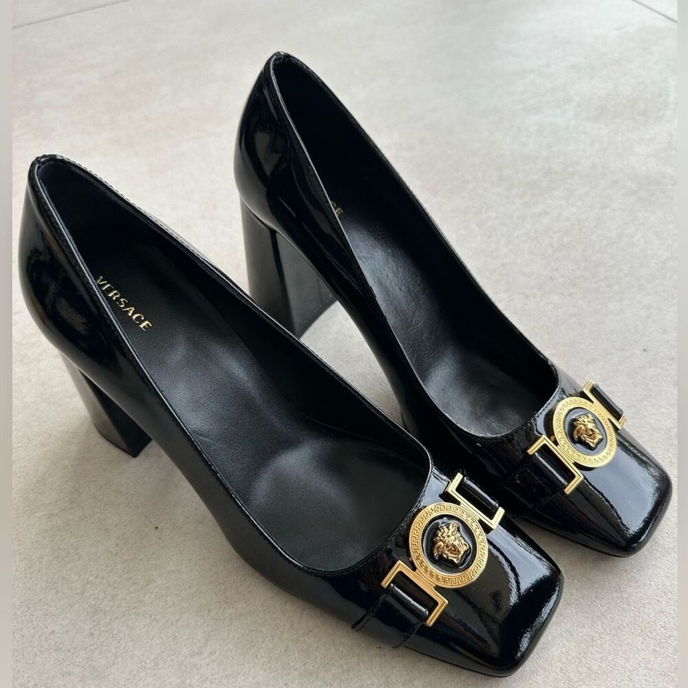 Versace Medusa Black Patent Leather Pumps Block Heels Size 37 NWT - Picture 8 of 9